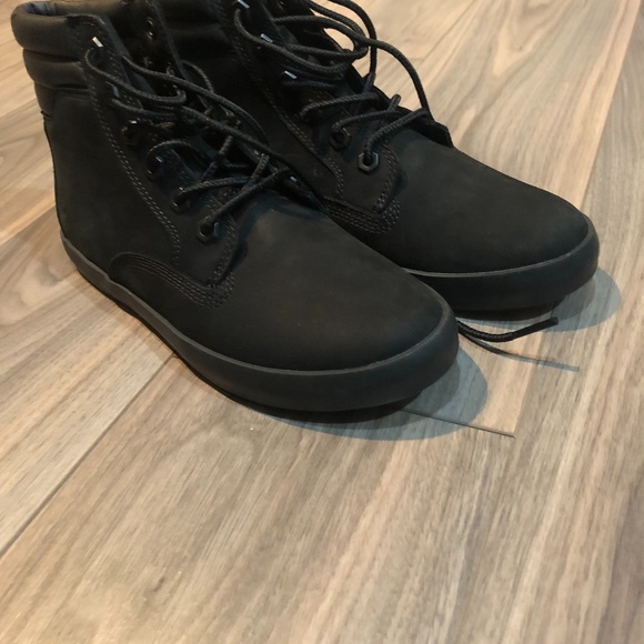 Women’s Timberland Nubuck Boots - Picture 2 of 5
